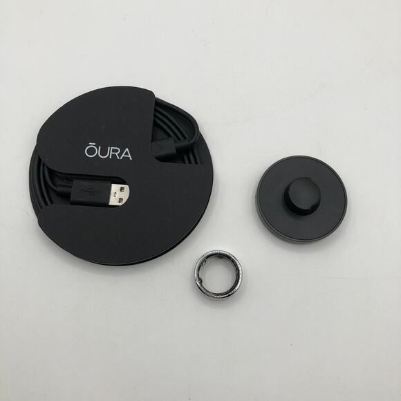 Oura Ring Gen 3 Horizon Silver 9 Worn 2 Wks Works Perfectly looks Great! - Picture 3 of 5